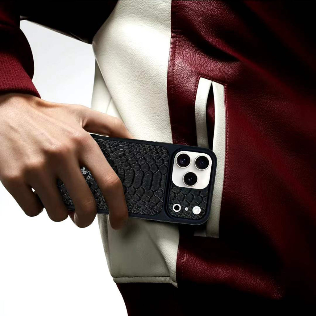 Santa Barbara Knight Case with Magsafe - Black